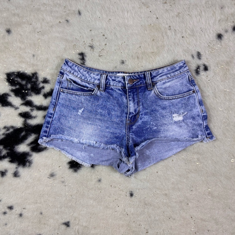 Bullhead Denim Co. Acid Wash y2k Low Rise Raw Hem Denim Jean Shorts Size 27